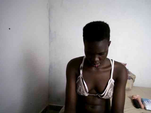Prettieme12 webcam