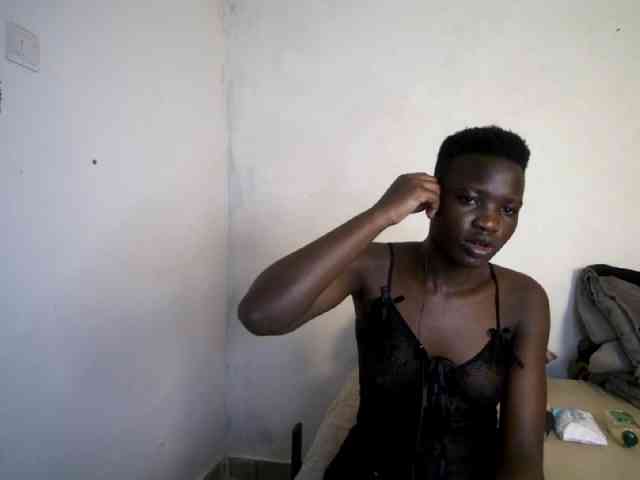 Prettieme12 webcam