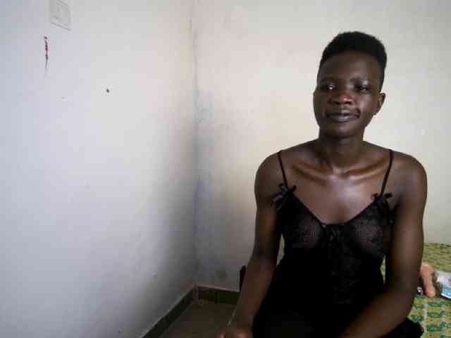 Prettieme12 webcam