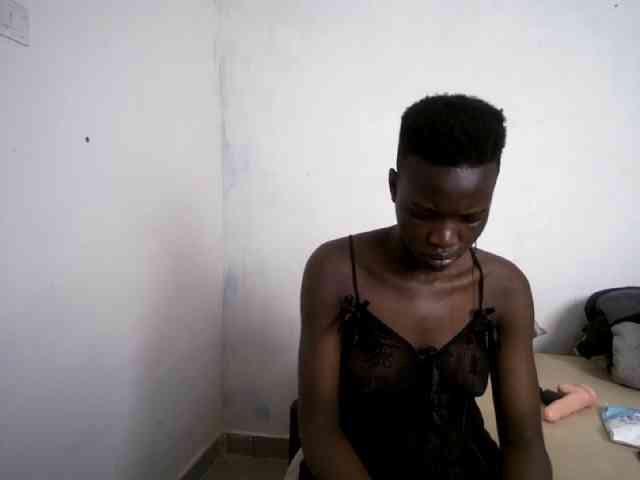 Prettieme12 webcam