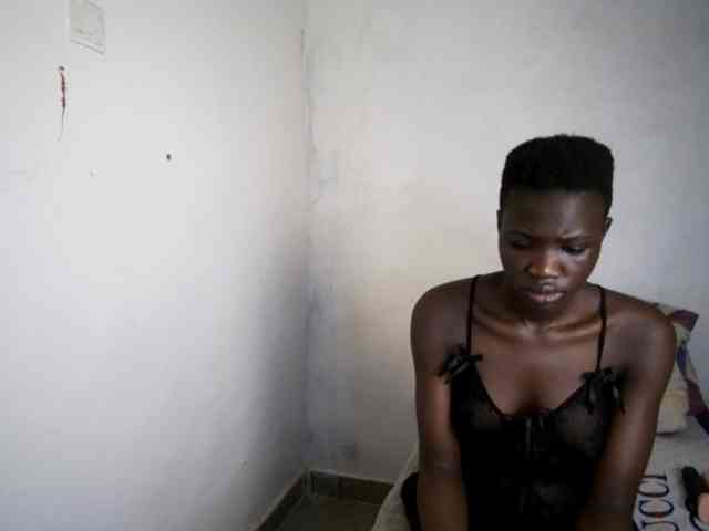 Prettieme12 webcam