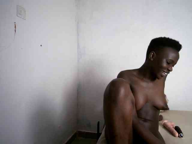 Prettieme12 webcam