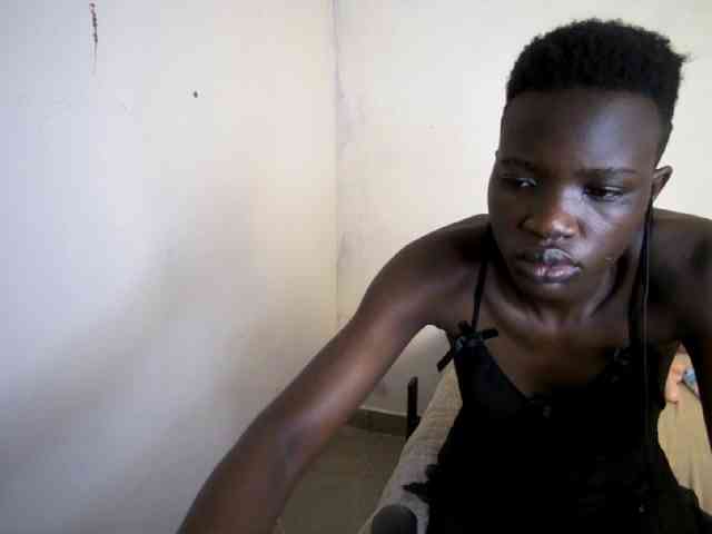 Prettieme12 webcam