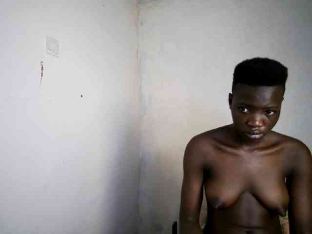 Prettieme12 webcam