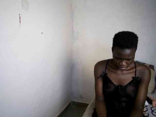 Prettieme12 webcam