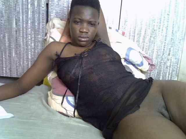 Prettieme12 webcam
