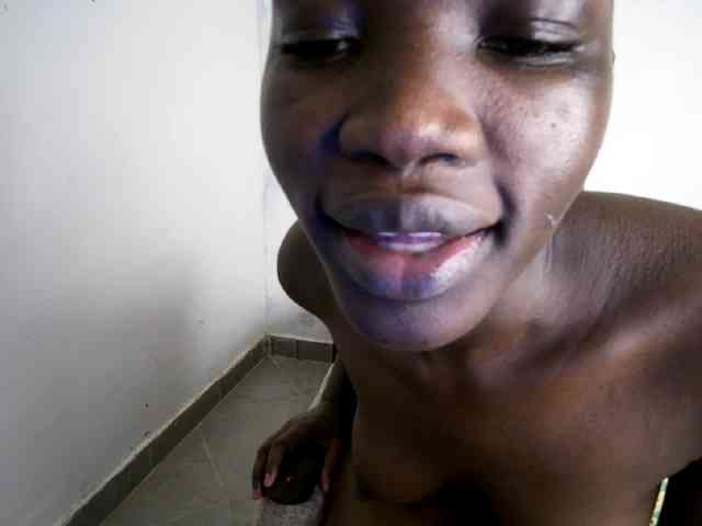 Prettieme12 webcam