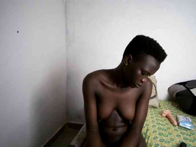 Prettieme12 webcam