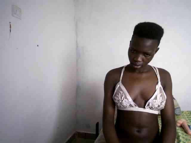 Prettieme12 webcam