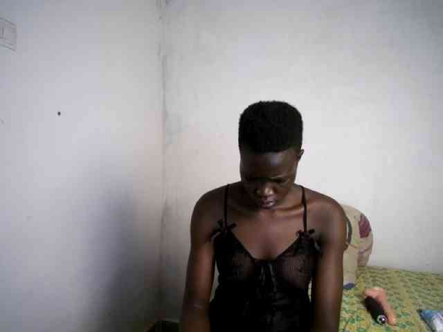 Prettieme12 webcam