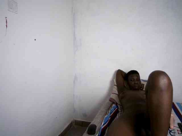 Prettieme12 webcam