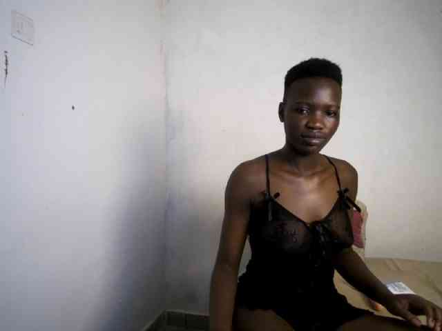 Prettieme12 webcam