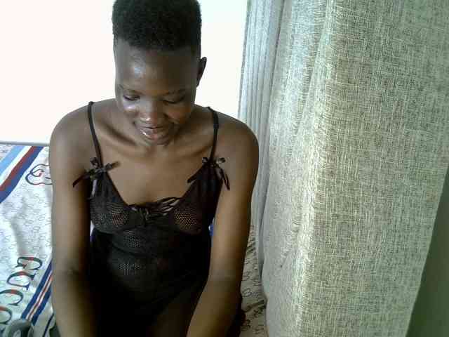 Prettieme12 webcam