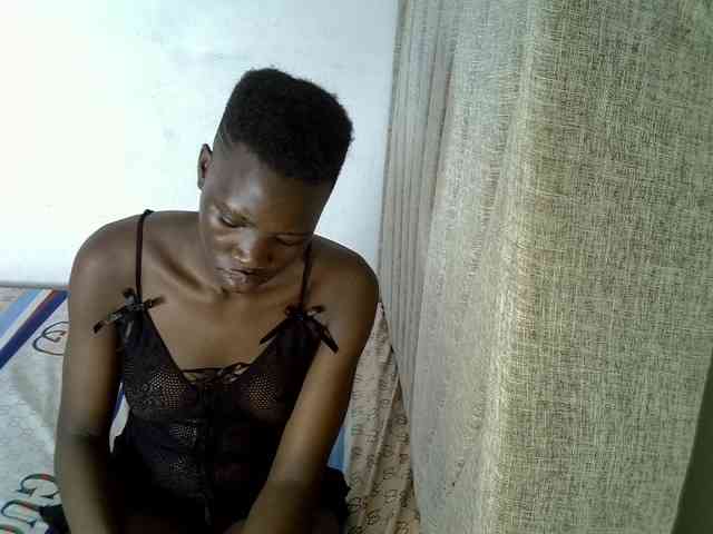 Prettieme12 webcam