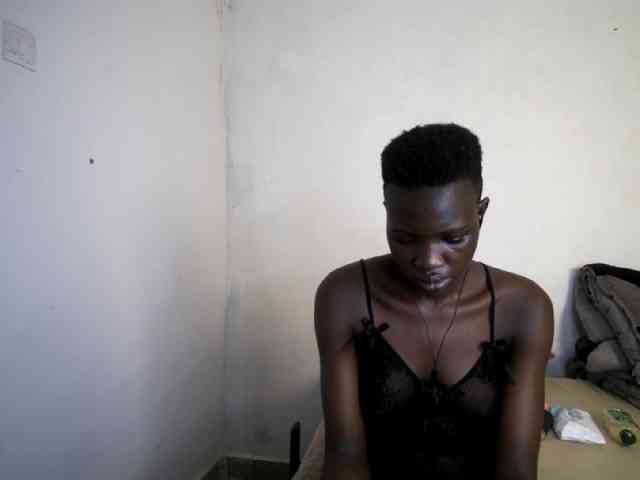 Prettieme12 webcam