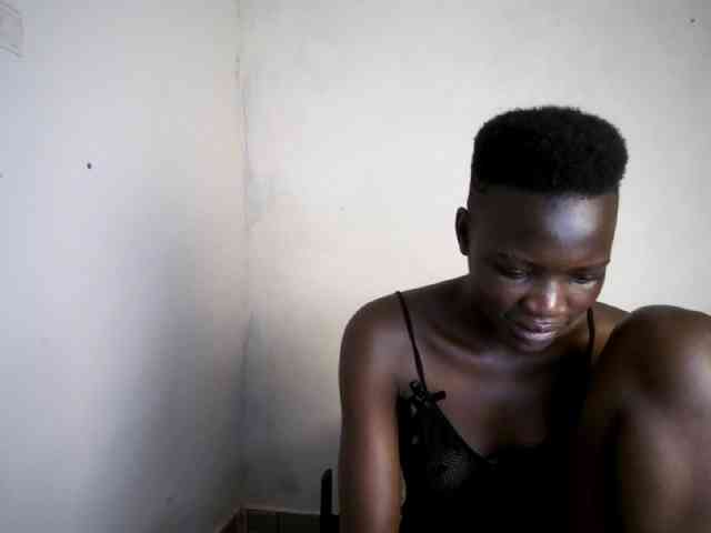 Prettieme12 webcam