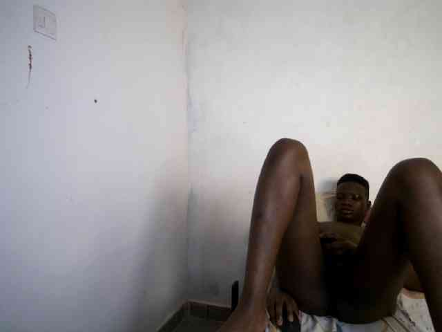 Prettieme12 webcam