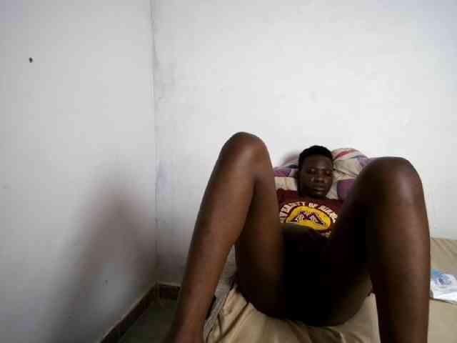 Prettieme12 webcam