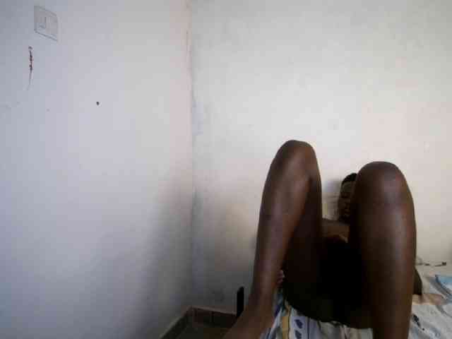 Prettieme12 webcam
