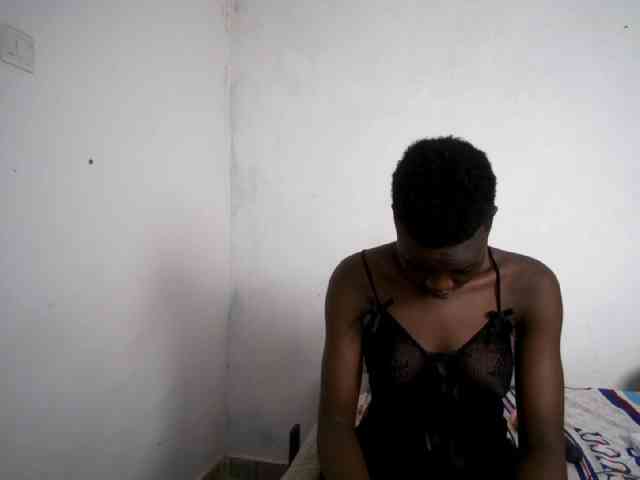 Prettieme12 webcam