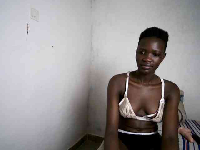 Prettieme12 webcam