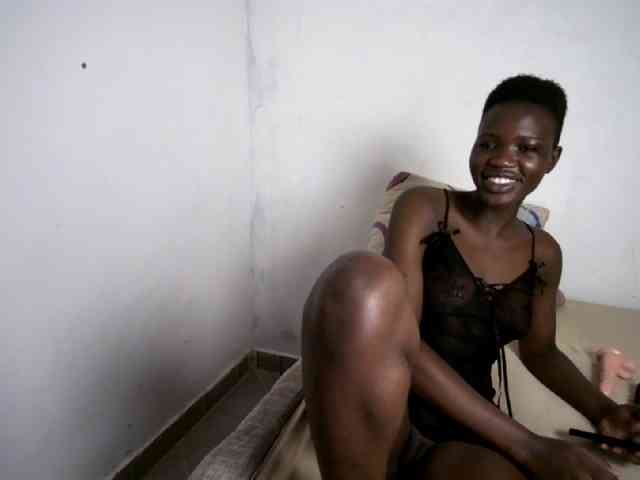 Prettieme12 webcam