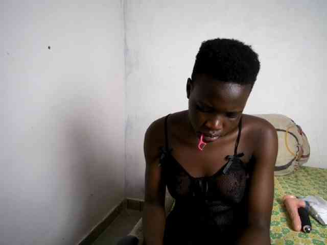 Prettieme12 webcam