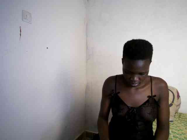 Prettieme12 webcam