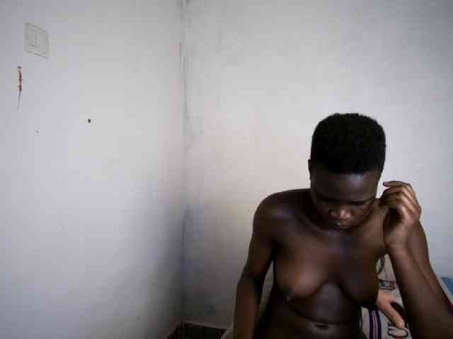 Prettieme12 webcam