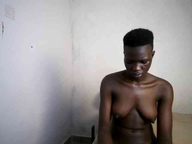 Prettieme12 webcam