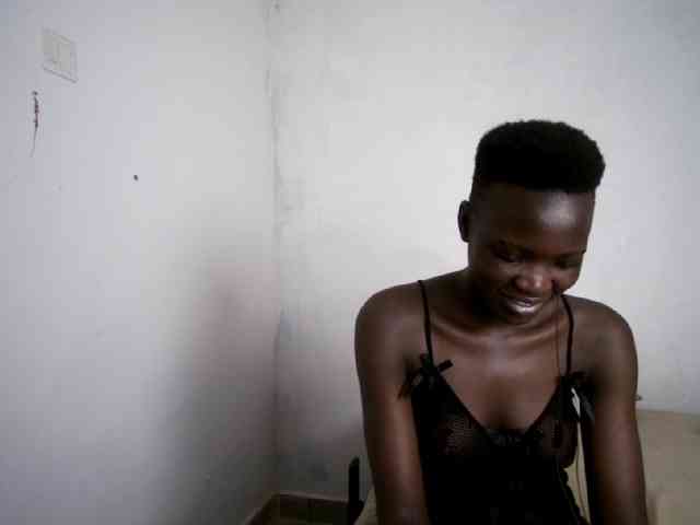 Prettieme12 webcam
