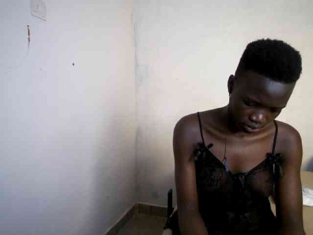 Prettieme12 webcam