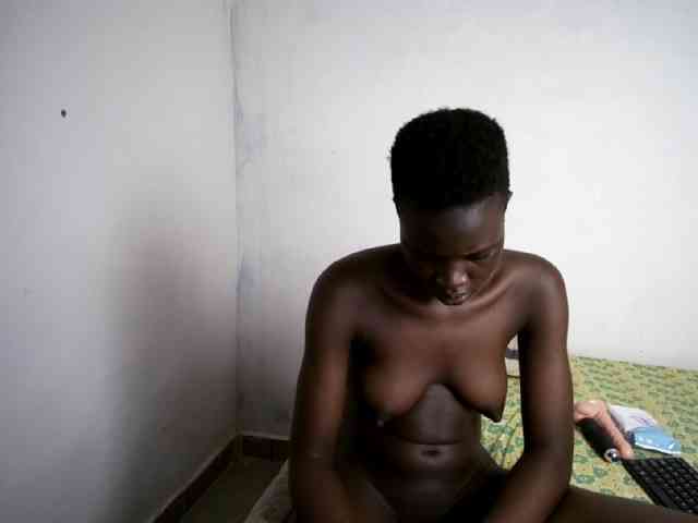 Prettieme12 webcam