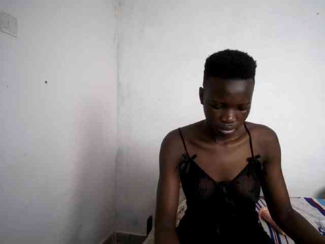 Prettieme12 webcam