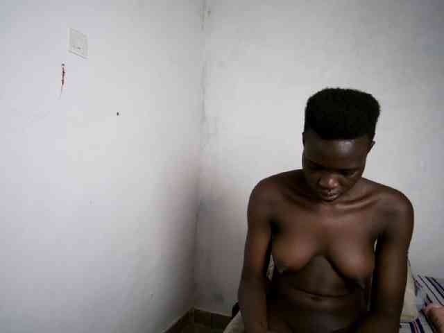 Prettieme12 webcam