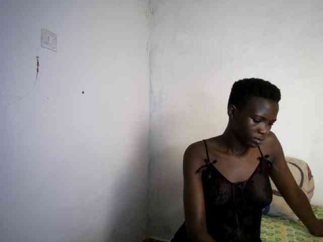 Prettieme12 webcam