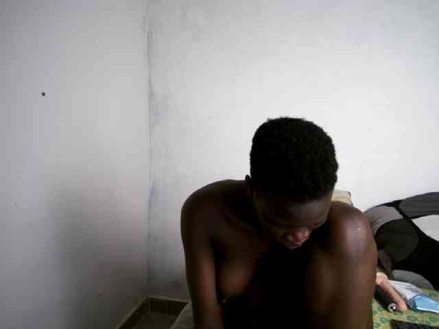 Prettieme12 webcam