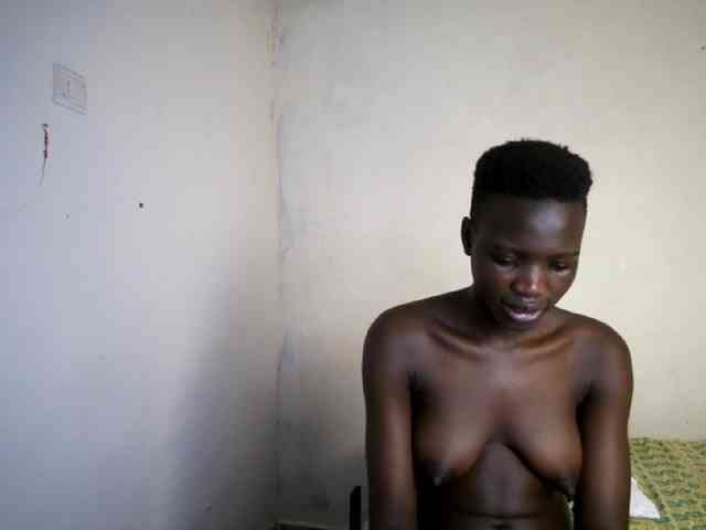 Prettieme12 webcam