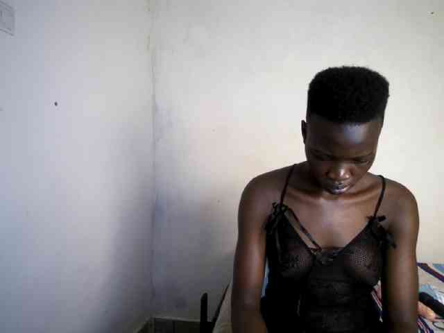 Prettieme12 webcam