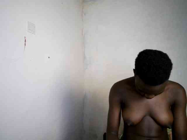Prettieme12 webcam