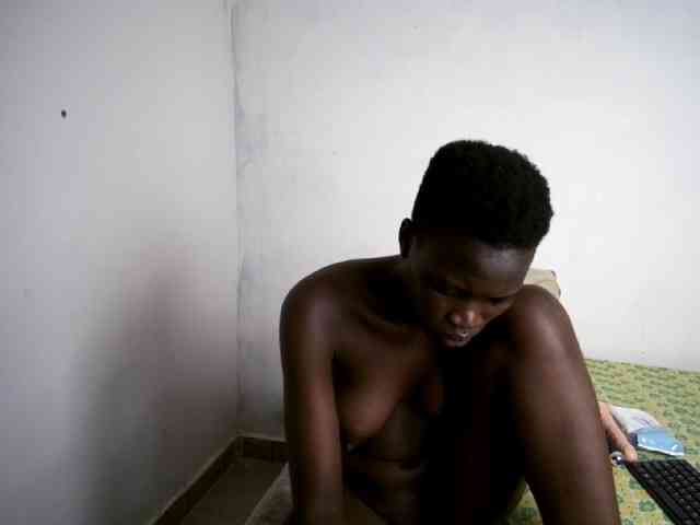 Prettieme12 webcam