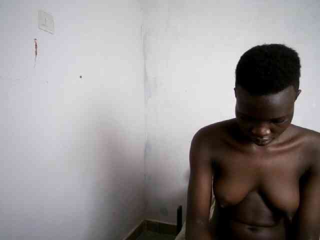 Prettieme12 webcam