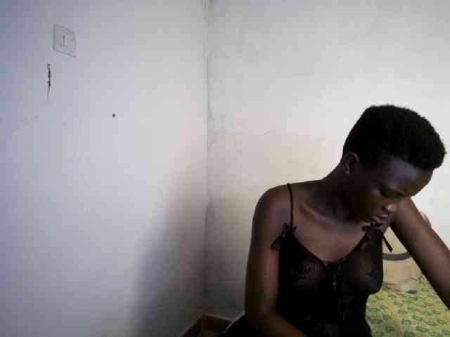 Prettieme12 webcam