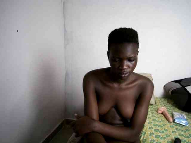 Prettieme12 webcam