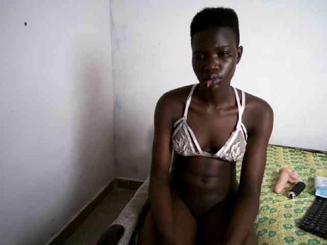 Prettieme12 webcam