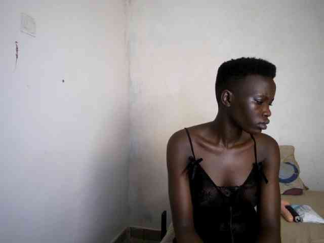 Prettieme12 webcam