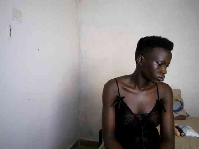 Prettieme12 webcam