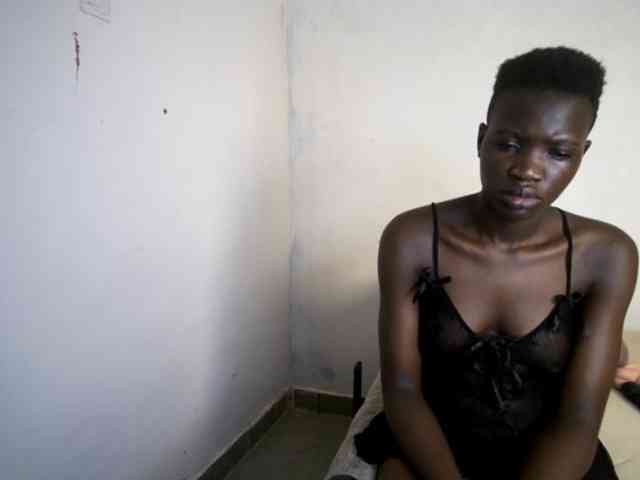 Prettieme12 webcam