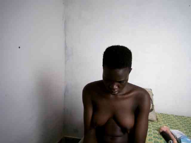 Prettieme12 webcam