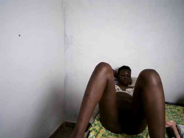 Prettieme12 webcam